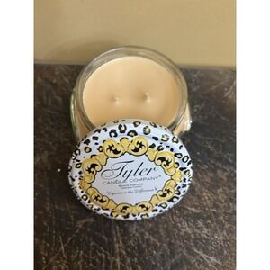 Tyler Candle Company Family Tradition Scent - 11oz  jar candle Two‎ Wick